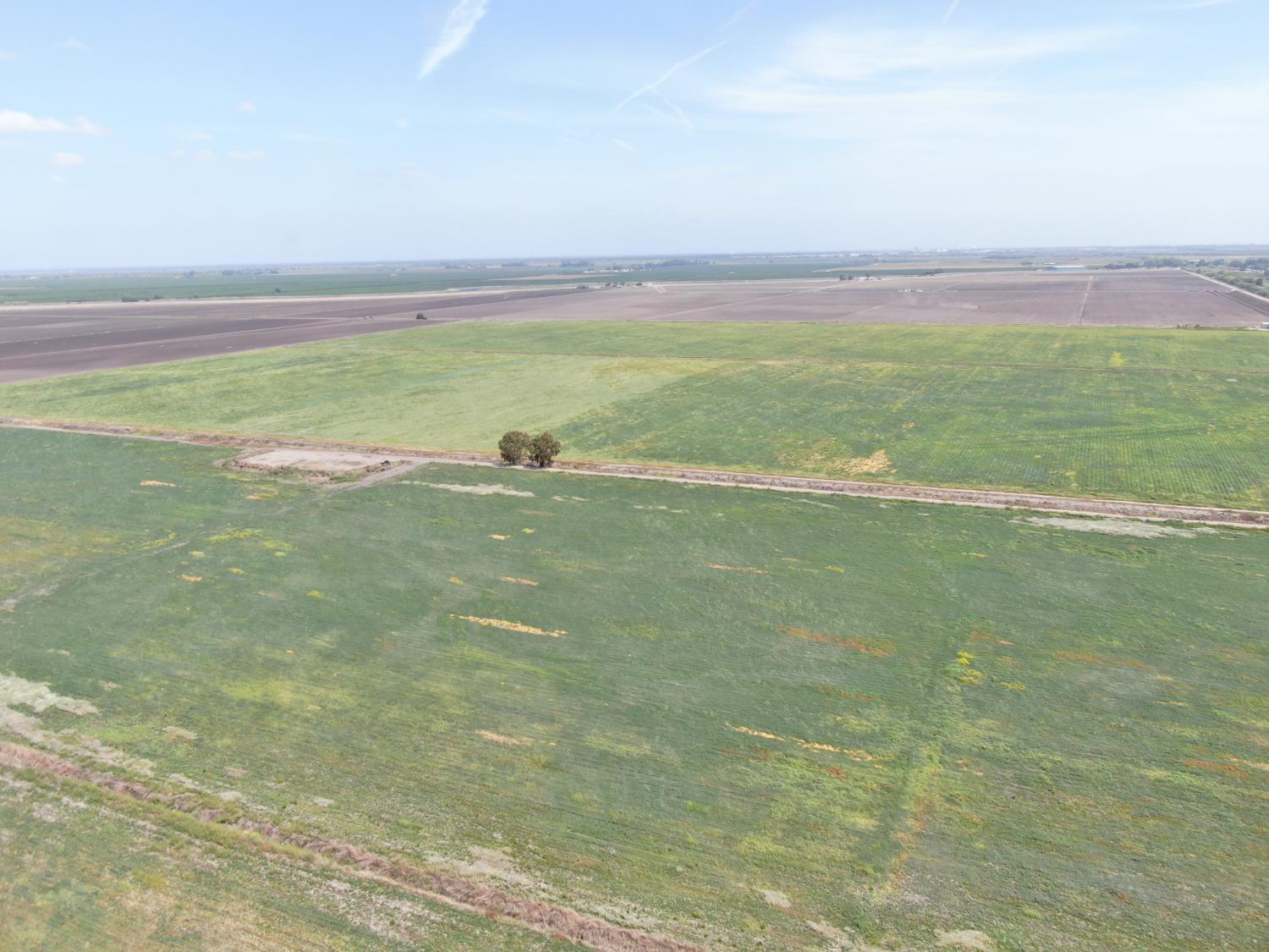 12500 West Lower Jones Road Stockton, CA 95206 - Photo 14 of 19 a view of an ocean and beach