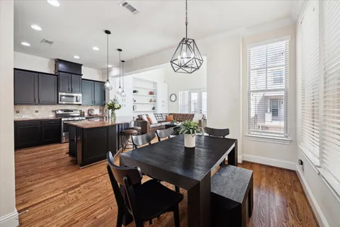 $460,000 | 2619 Shady Woods Lane, Houston, TX 77008