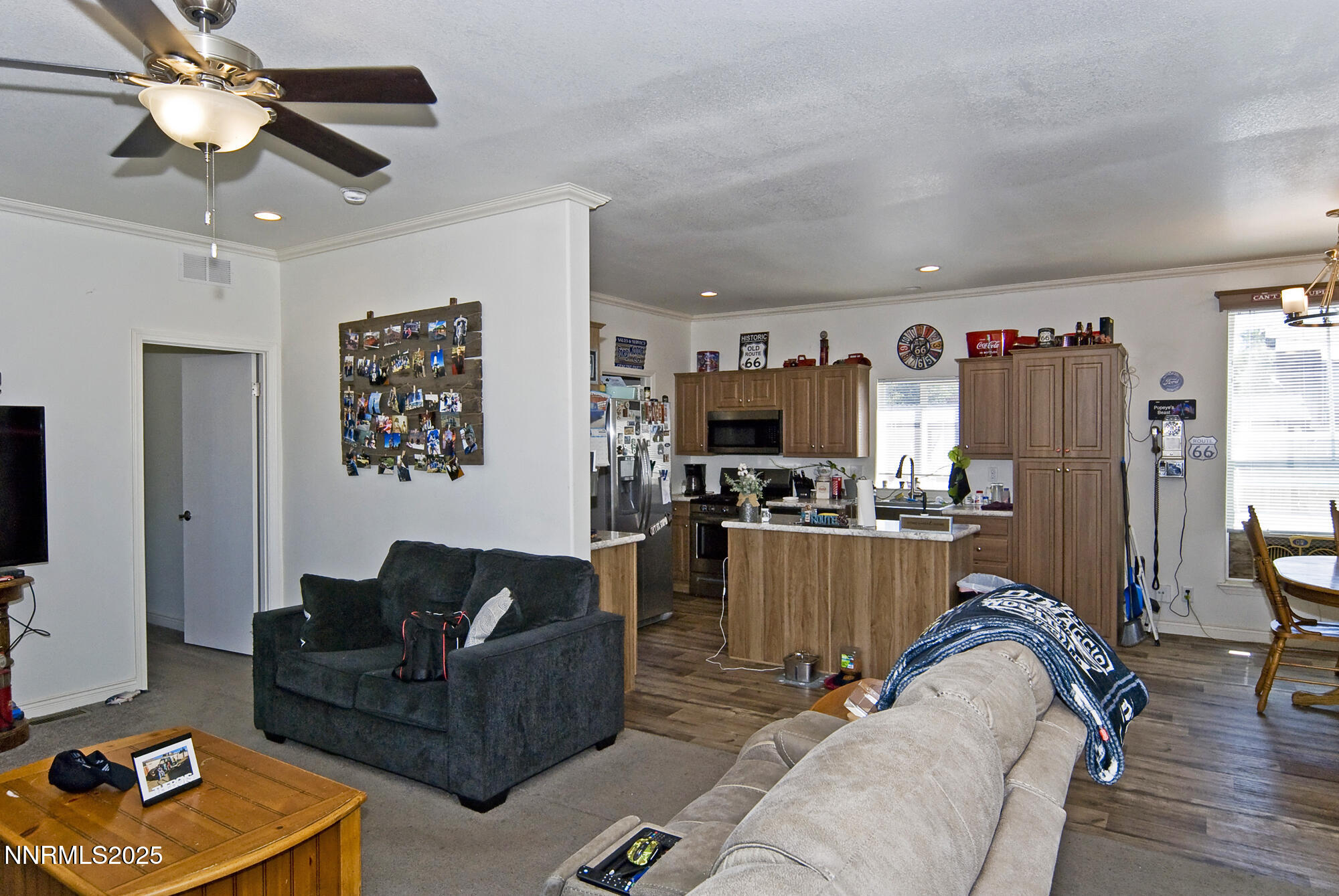 3800 Sandpiper Drive Reno, NV 89508 - Photo 13 of 18 a living room with furniture and a flat screen tv