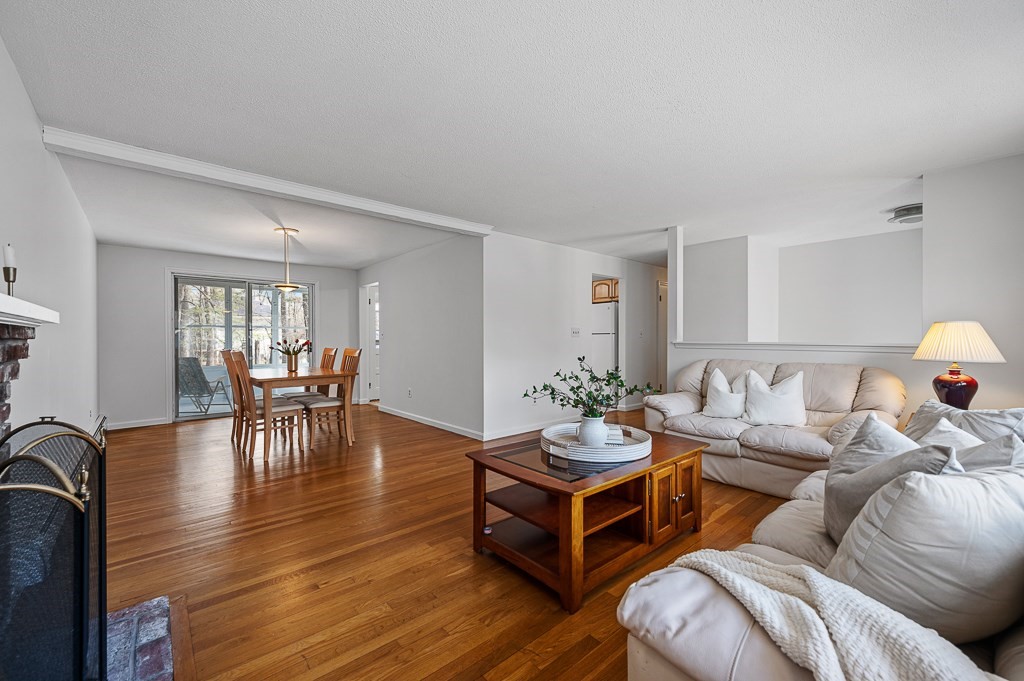 98 Sunset Drive Northborough, MA 01532 - Photo 5 of 34