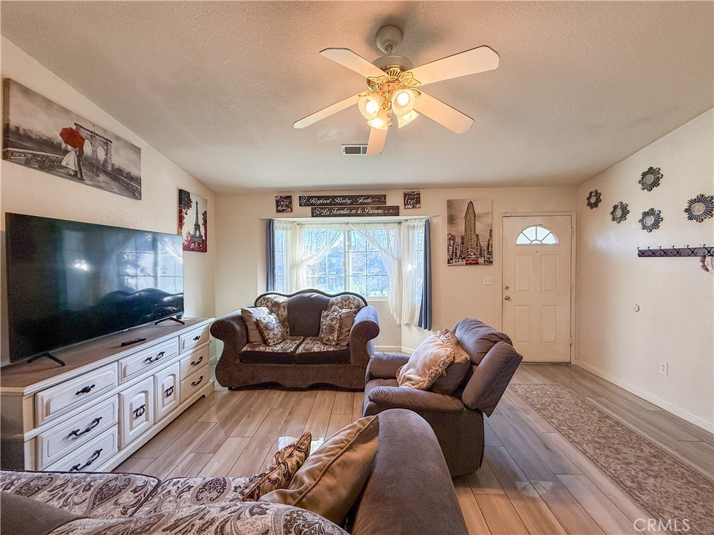 151 El Verano Way Merced, CA 95341 - Photo 4 of 14