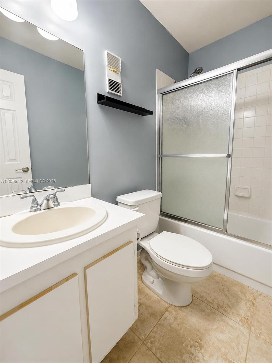 5476 Gate Lake Road, Unit 5476 Tamarac, FL 33319 - Photo 11 of 32