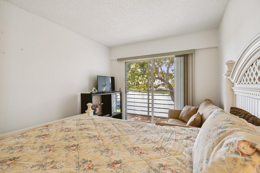 290 Preston F Boca Raton, FL 33434 - Photo 11 of 19 15_290PrestonG_2016_LowRes