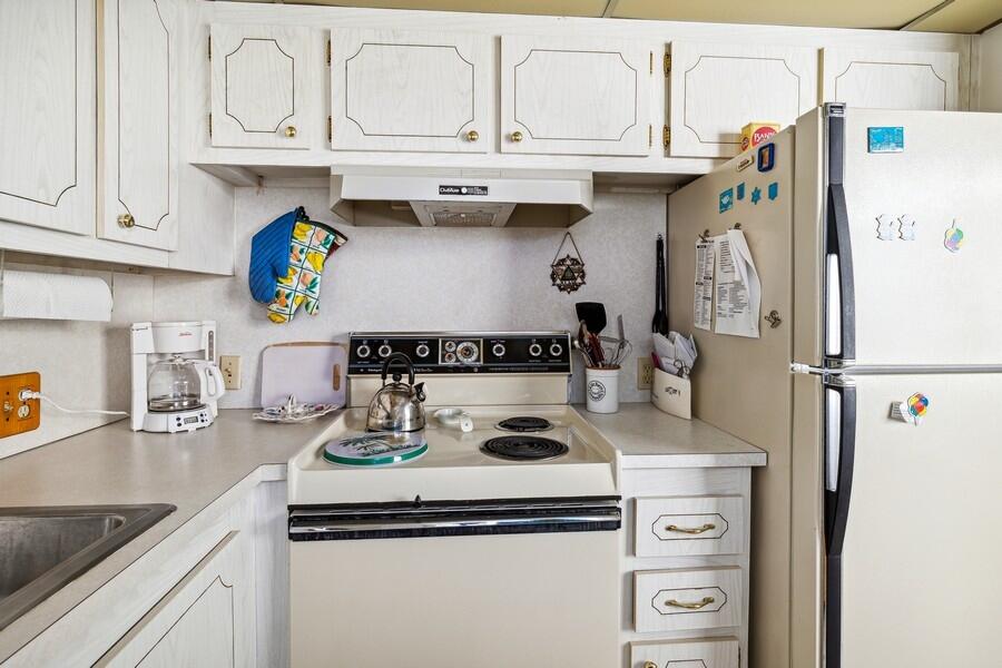 290 Preston F Boca Raton, FL 33434 - Photo 17 of 19 11_290PrestonG_2012_LowRes