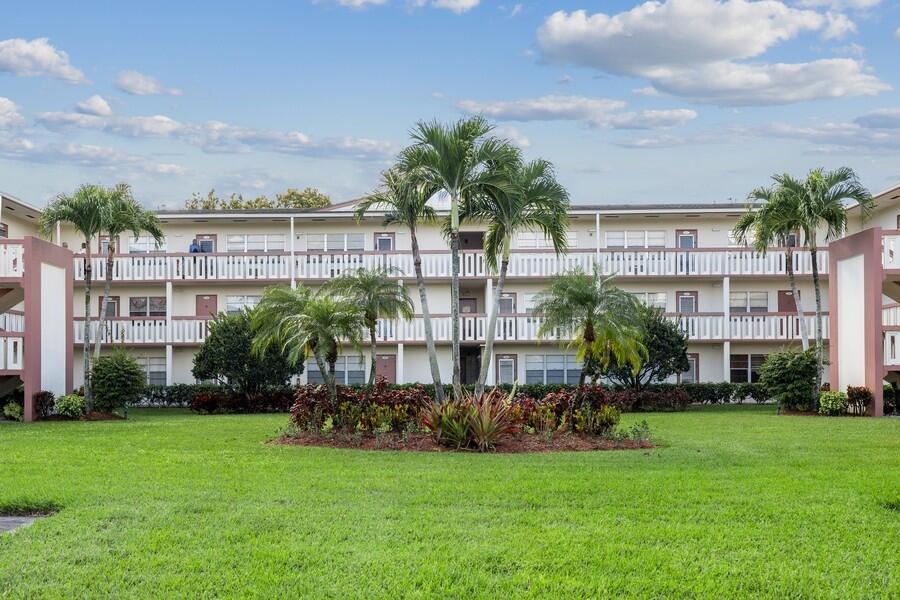 290 Preston F Boca Raton, FL 33434 - Photo 18 of 19 01_290PrestonG_2001_LowRes