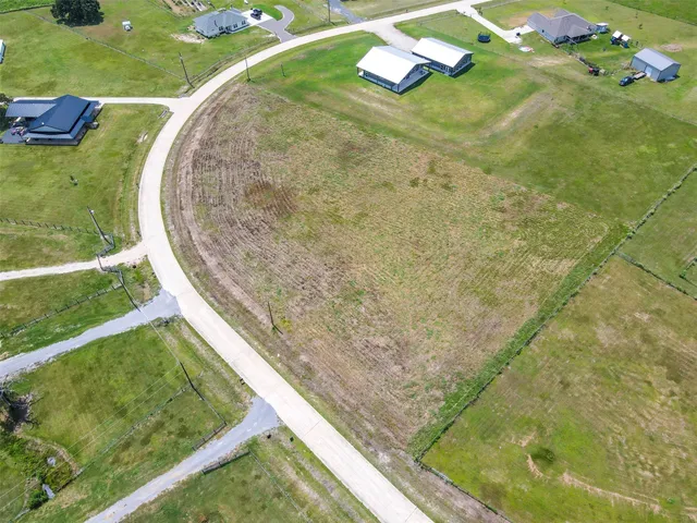 a view of a tennis court
