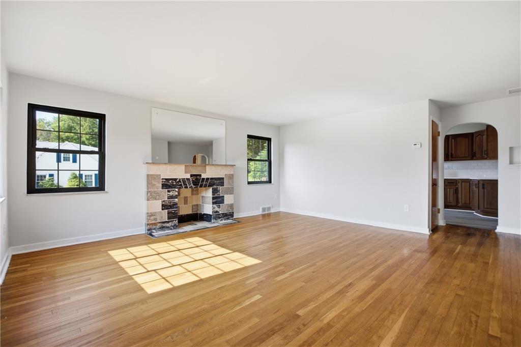 9775 Grosick Road Pittsburgh, PA 15237 - Photo 2 of 37 Gallery Image 2
