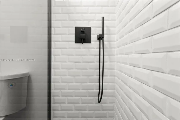 $3,700 | 1009 Meridian Avenue, Unit 14, Miami Beach, FL 33139