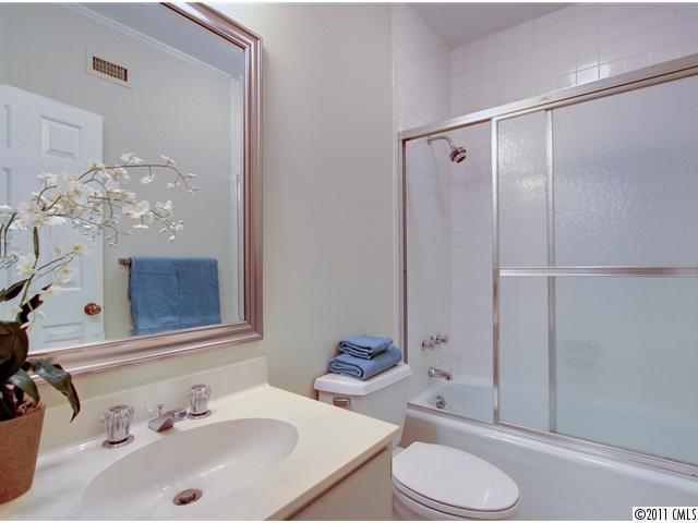 938 Cherokee Road, Unit A4 Charlotte, NC 28207 - Photo 14 of 16 Gallery Image 14