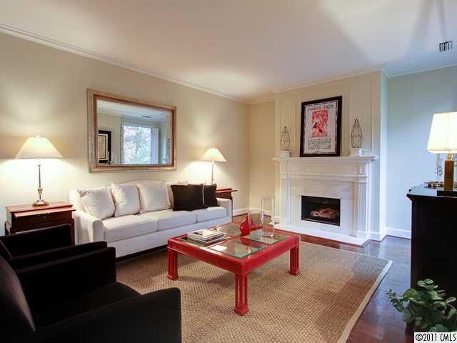 938 Cherokee Road, Unit A4 Charlotte, NC 28207 - Photo 3 of 16 Gallery Image 3