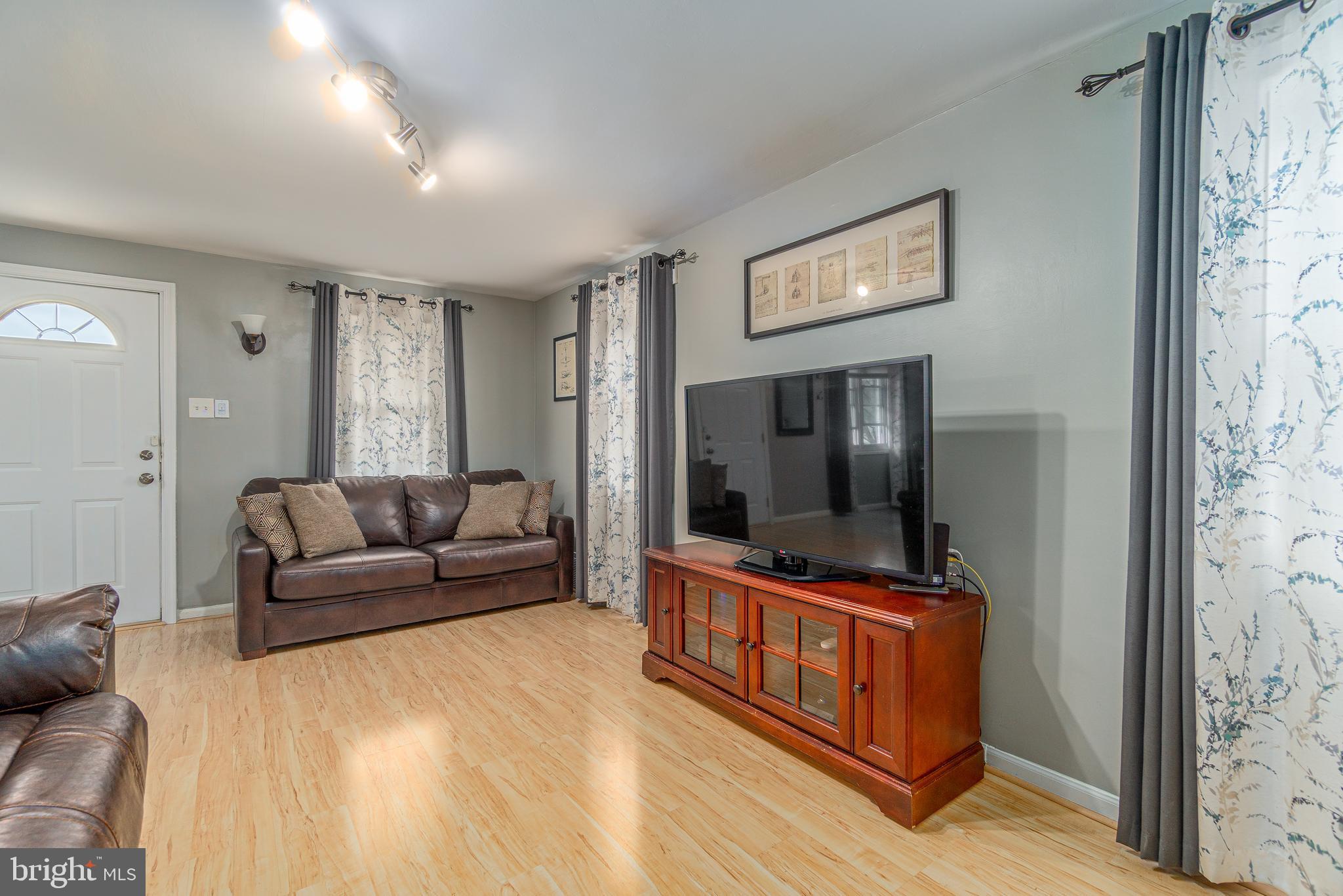 2338 Poe Road Secane, PA 19018 - Photo 8 of 31 Gallery Image 8