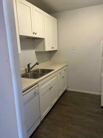 $130,000 | 208 Shorewood Drive, Unit 32C, Glendale Heights, IL 60139