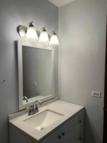 $130,000 | 208 Shorewood Drive, Unit 32C, Glendale Heights, IL 60139