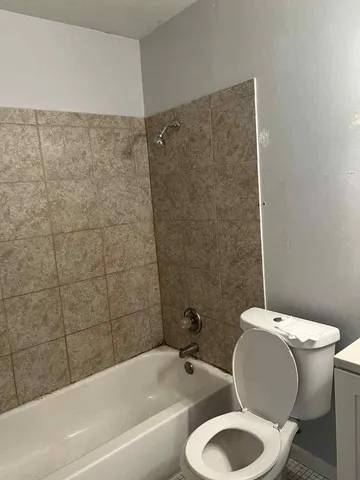 $130,000 | 208 Shorewood Drive, Unit 32C, Glendale Heights, IL 60139