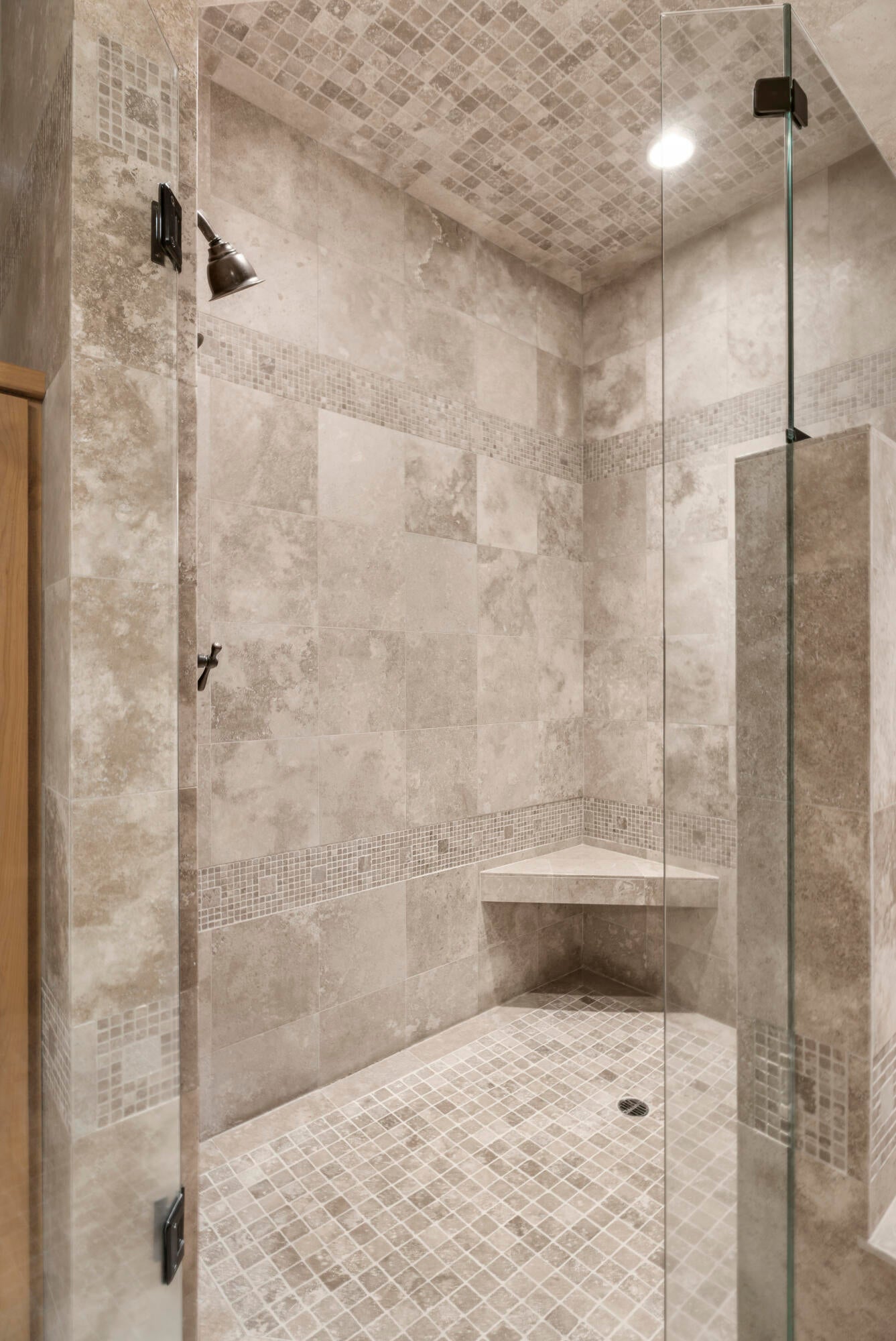 56431 Fireglass Loop, Unit 191 Bend, OR 97707 - Photo 23 of 50 Primary Bathroom