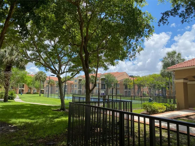 $1,795 | 8000 North Nob Hill Road, Unit 101, Tamarac, FL 33321