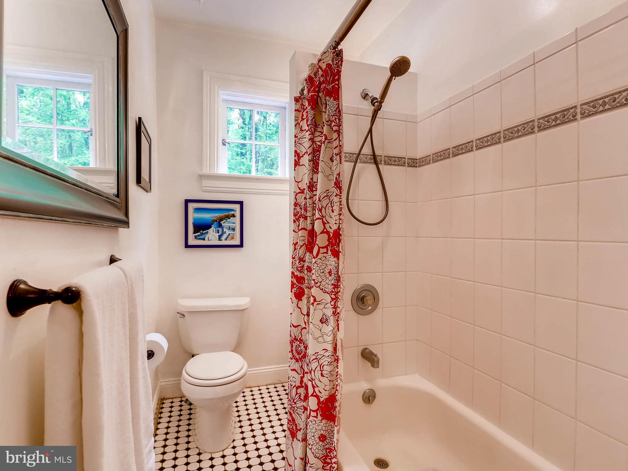 2016 Shepperd Road Monkton, MD 21111 - Photo 21 of 55 RETILED BATH W NEW VANITY