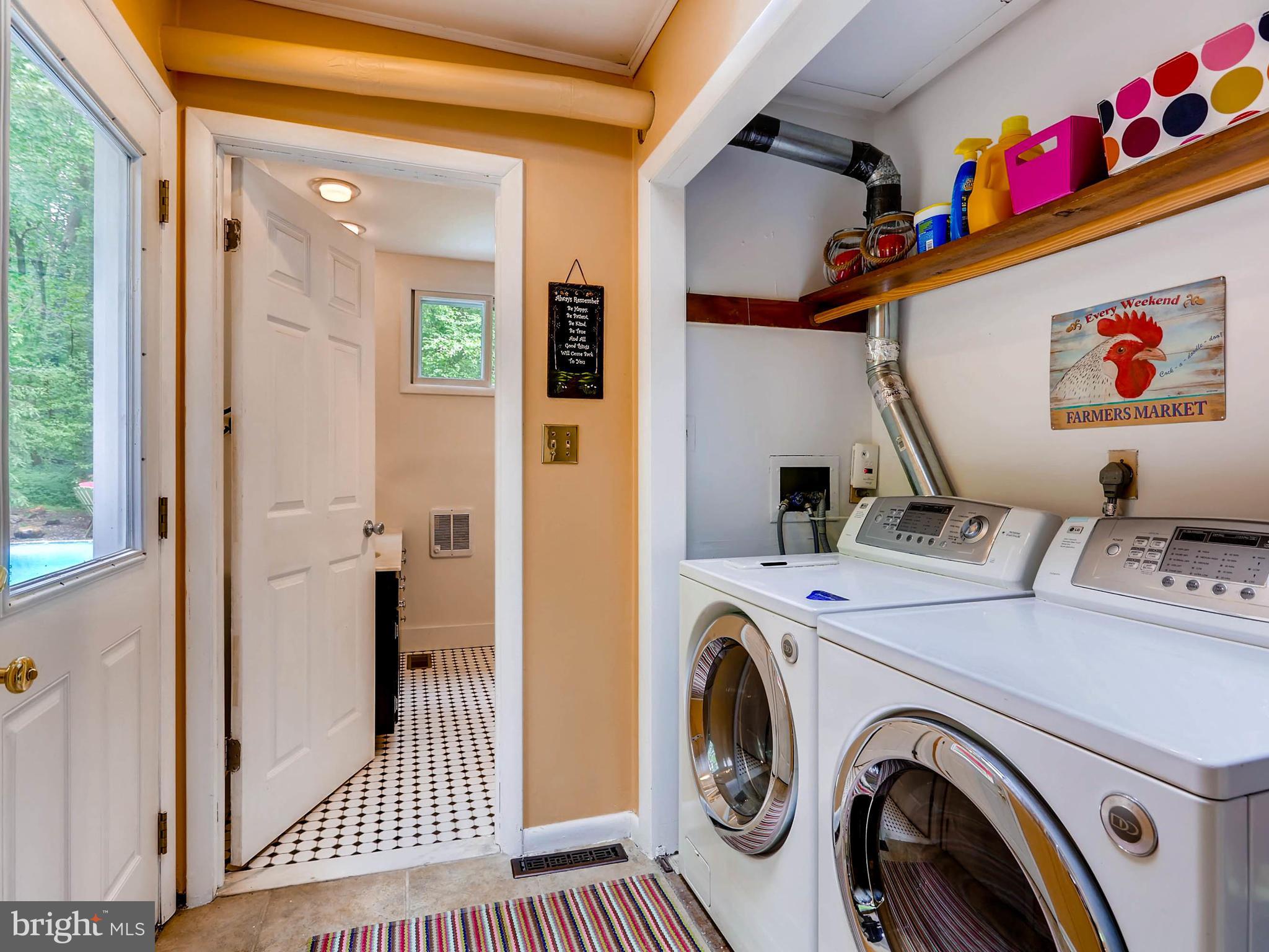 2016 Shepperd Road Monkton, MD 21111 - Photo 25 of 55 MUD/LAUNDRY AREA W PATIO ACCESS