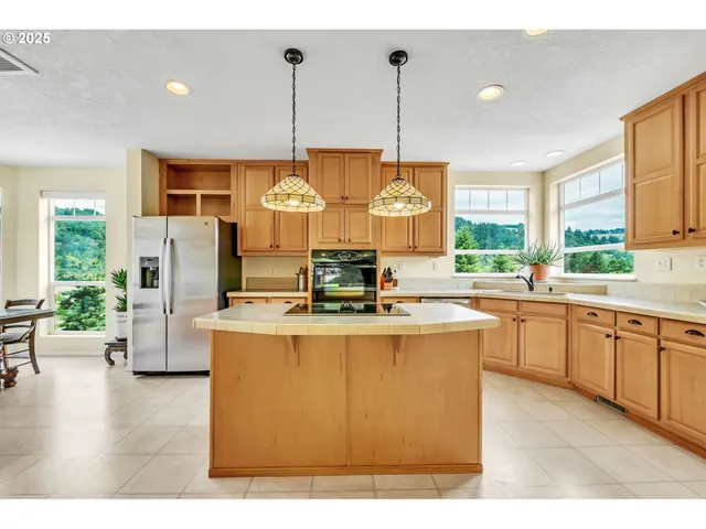 $679,000 | 453 Riverwood Lane, Oakland, OR 97462