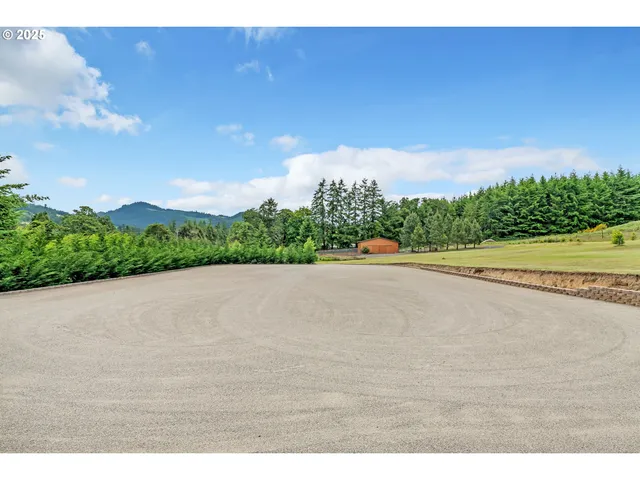 $679,000 | 453 Riverwood Lane, Oakland, OR 97462