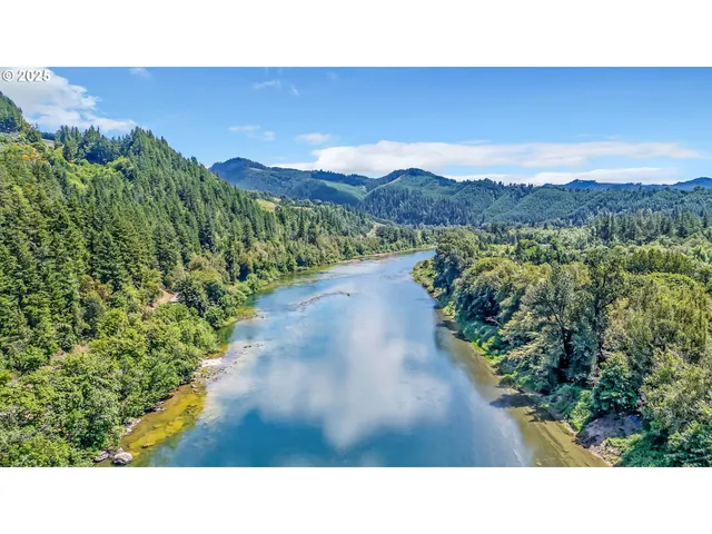 $679,000 | 453 Riverwood Lane, Oakland, OR 97462