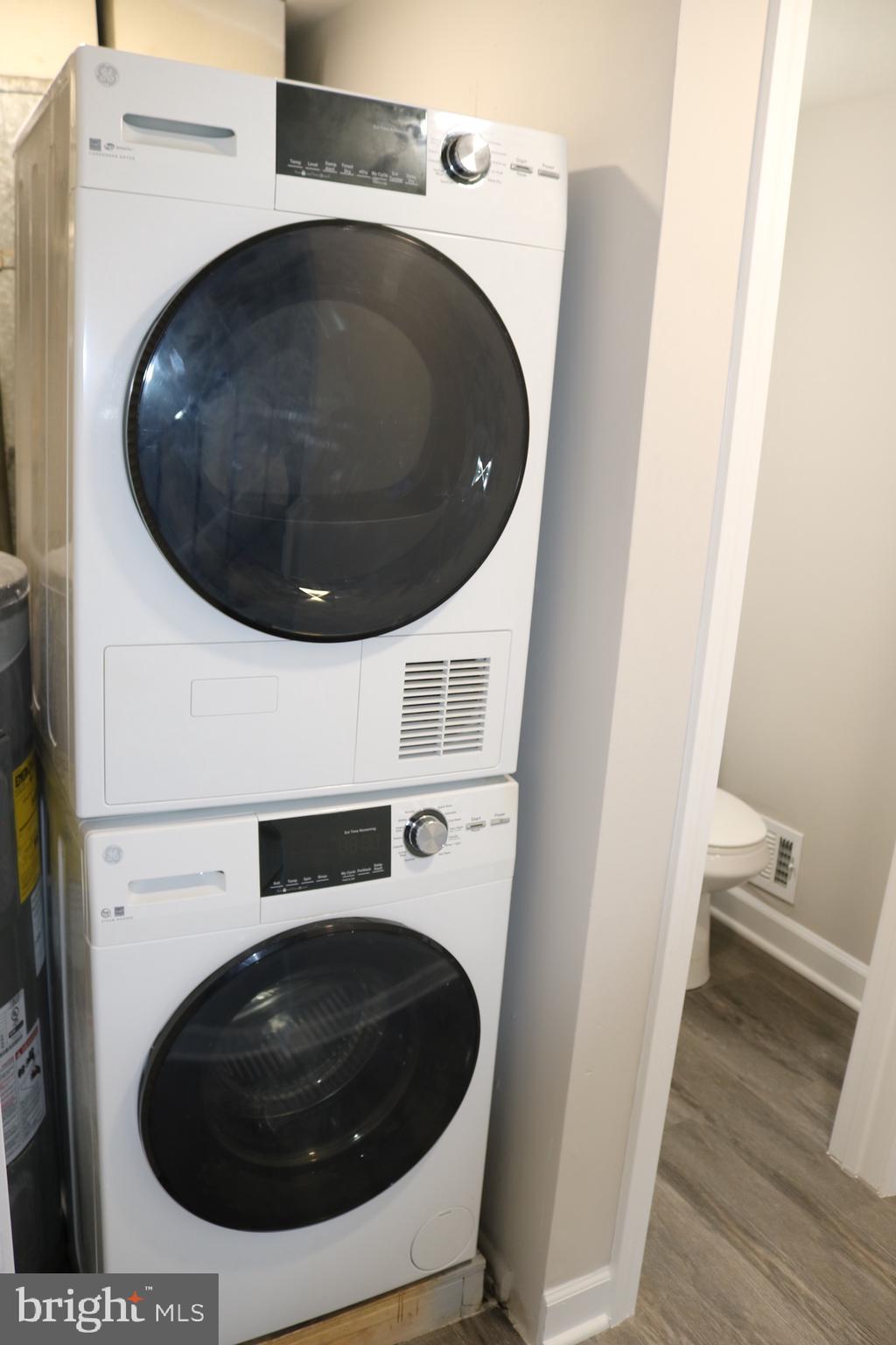 1717 Fort Henry Court Dumfries, VA 22026 - Photo 11 of 27 a utility room with dryer and washer