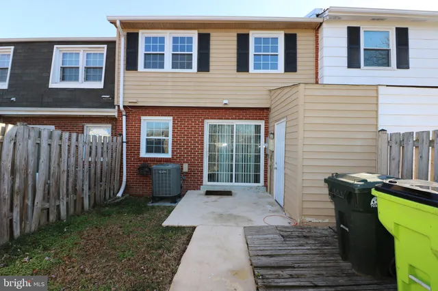 $2,150 | 1717 Fort Henry Court, Dumfries, VA 22026