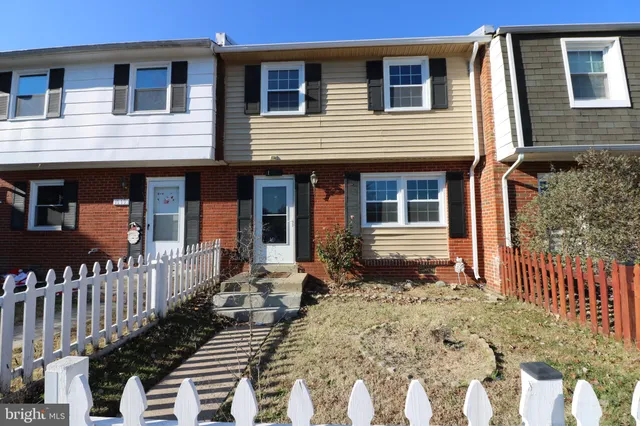 $2,150 | 1717 Fort Henry Court, Dumfries, VA 22026