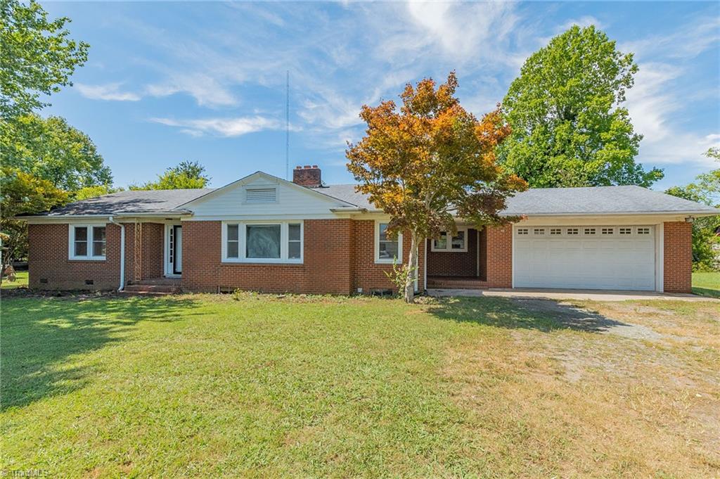 160 Hinkle Road Lexington, NC 27295 - Photo 3 of 39 Gallery Image 3
