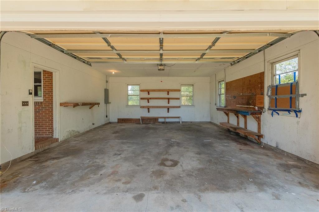 160 Hinkle Road Lexington, NC 27295 - Photo 5 of 39 Gallery Image 5