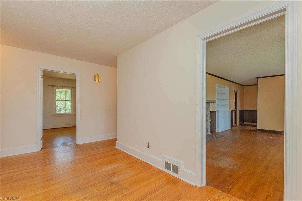 160 Hinkle Road Lexington, NC 27295 - Photo 6 of 39 Gallery Image 6