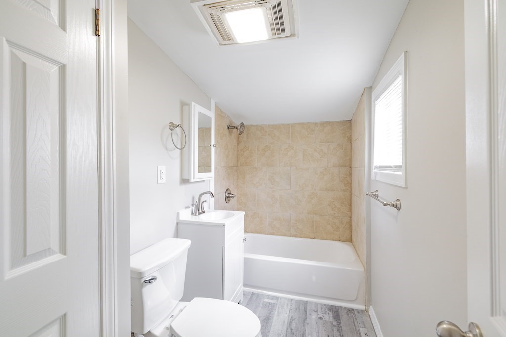 797 White Street Springfield, MA 01108 - Photo 8 of 18