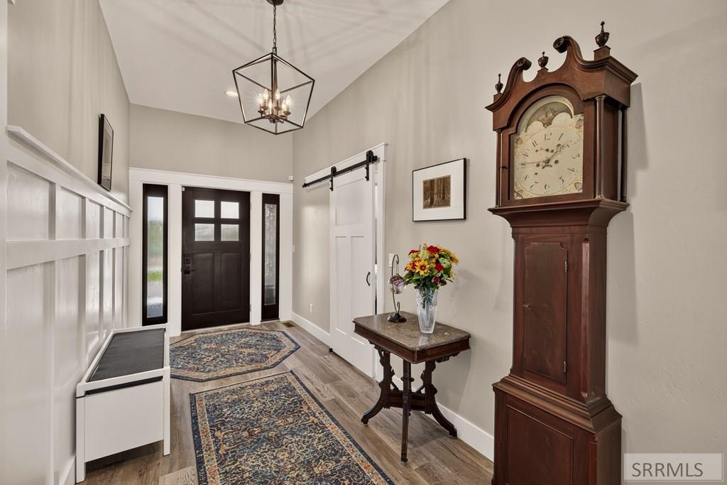 3237 South Chartwell Garden Ammon, ID 83406 - Photo 6 of 64 Entryway