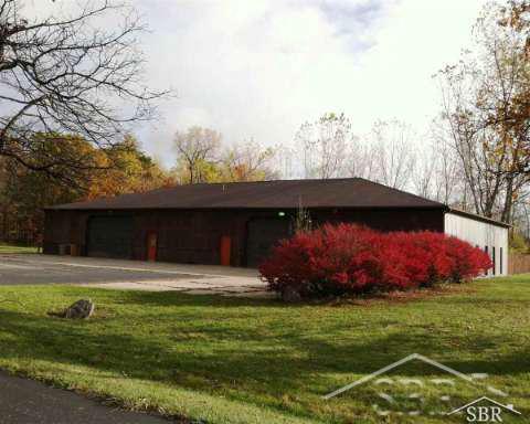 9810 Sarle Road Freeland, MI 48623 - Photo 3 of 21 20384701-2.JPG