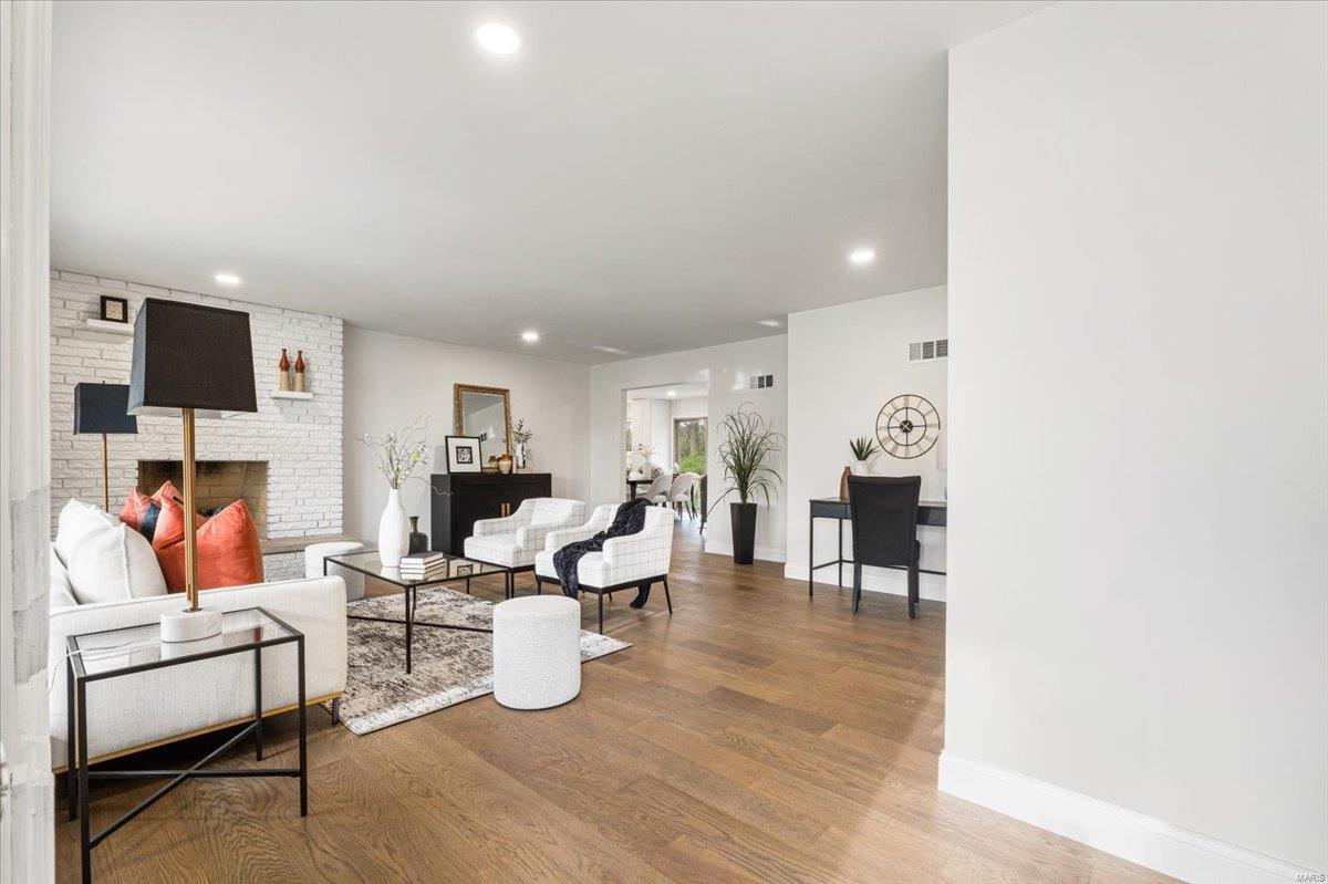 4615 Valmeyer Drive St. Louis, MO 63128 - Photo 5 of 53