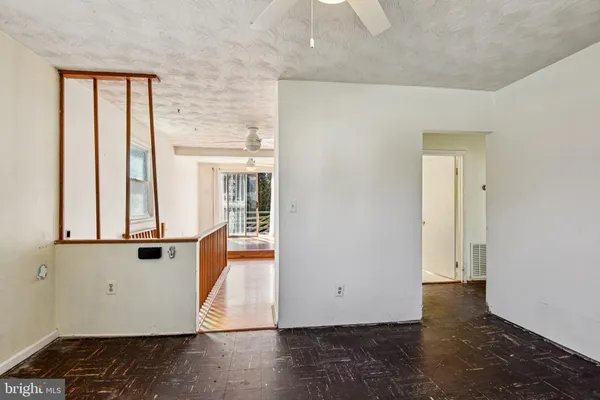 $300,000 | 9881 Lyon Avenue, Laurel, MD 20723