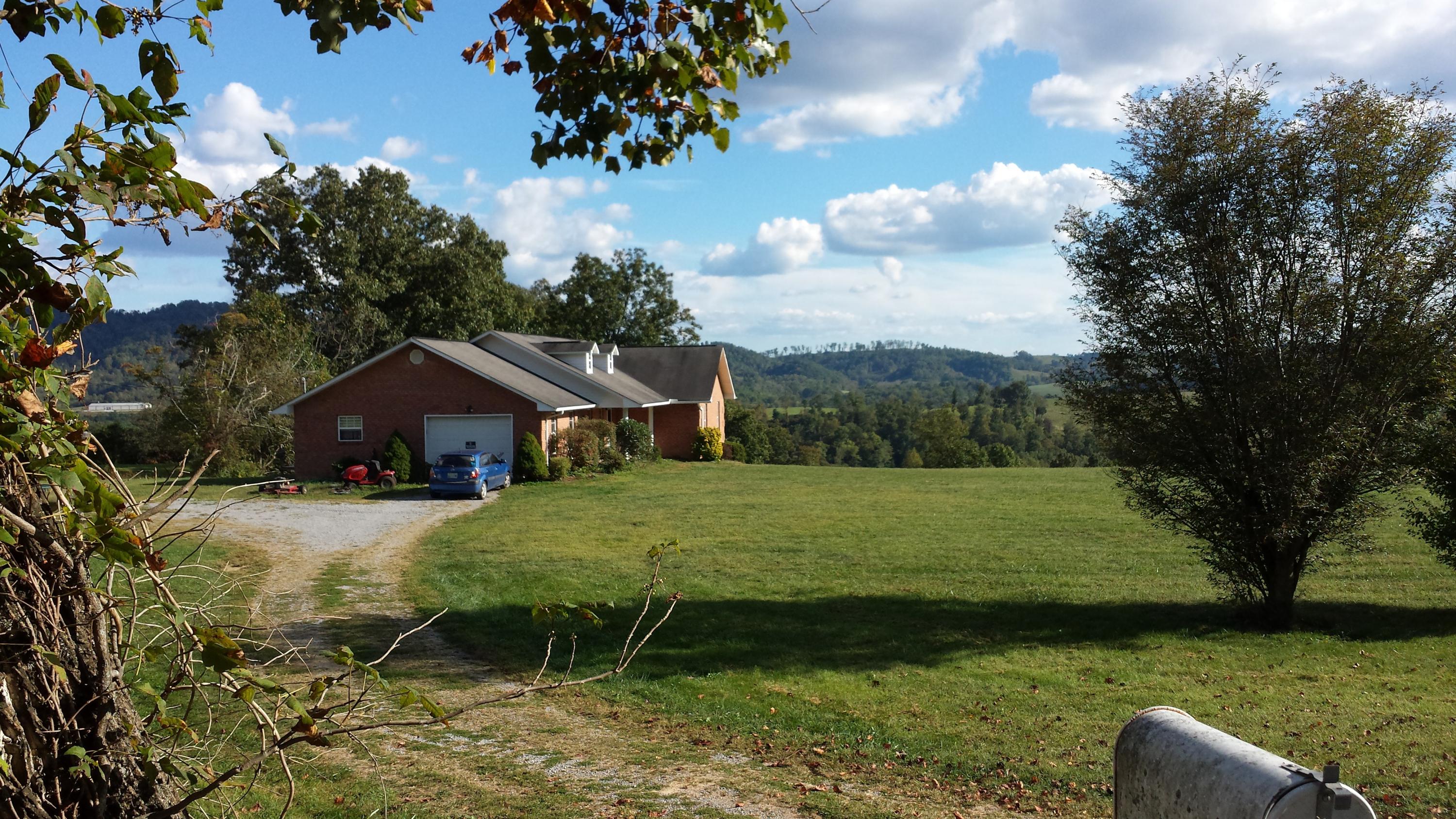 616 King Road Tazewell, TN 37879 - Photo 2 of 25 2