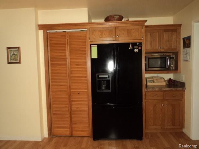 2445 Beach Road Port Huron, MI 48060 - Photo 8 of 27 BEACH RD 033.JPG