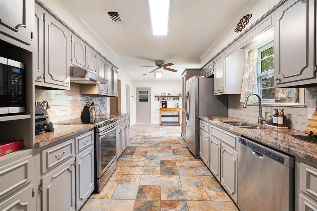 2745 Simpson Street Paris, TX 75460 - Photo 6 of 20