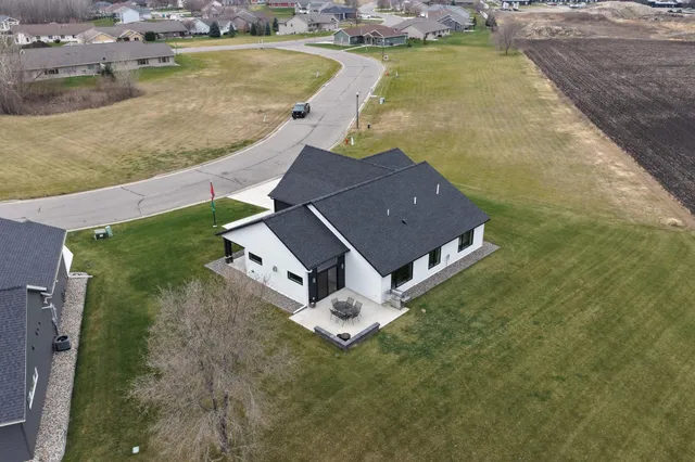 $465,000 | 1824 Shady Lane Northeast, Willmar, MN 56201