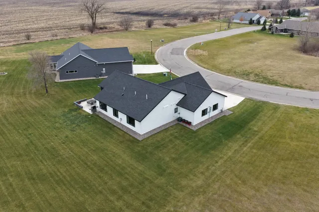 $465,000 | 1824 Shady Lane Northeast, Willmar, MN 56201