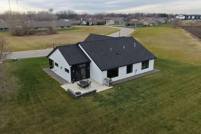 $465,000 | 1824 Shady Lane Northeast, Willmar, MN 56201