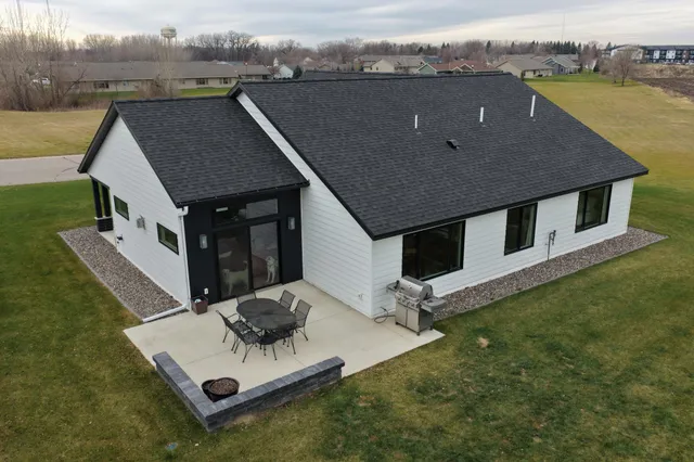 $465,000 | 1824 Shady Lane Northeast, Willmar, MN 56201
