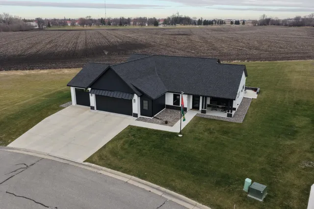 $465,000 | 1824 Shady Lane Northeast, Willmar, MN 56201