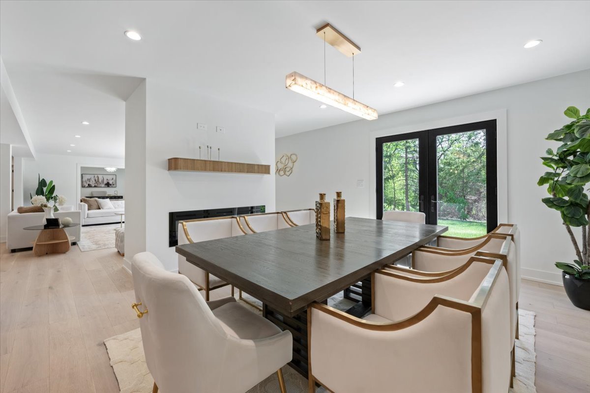 1975 Sunset Ridge Road Northfield, IL 60093 - Photo 18 of 53 a dining room with furniture and window