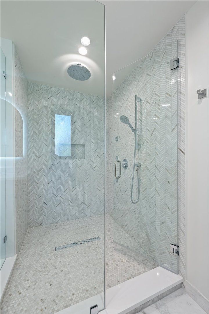 1975 Sunset Ridge Road Northfield, IL 60093 - Photo 30 of 53 a bathroom with a shower