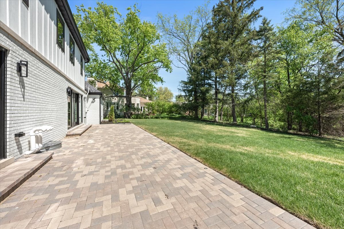 1975 Sunset Ridge Road Northfield, IL 60093 - Photo 52 of 53 a view of backyard with green space