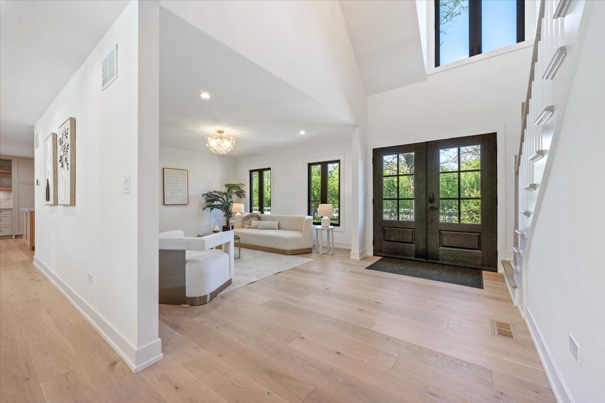 1975 Sunset Ridge Road Northfield, IL 60093 - Photo 9 of 53 a view of a living room and entry way