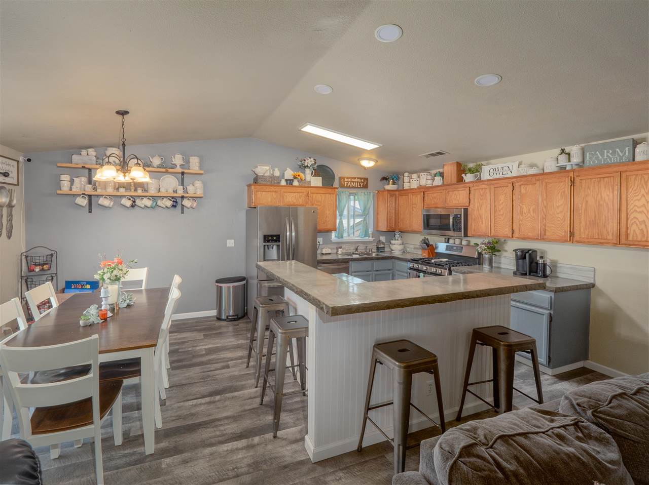 135 Lindauer Road Red Bluff, CA 96080 - Photo 6 of 22 Gallery Image 6