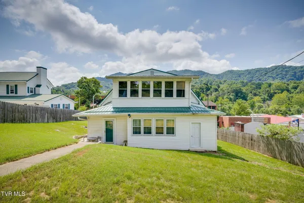 $282,900 | 316 West Jackson Street, Gate City, VA 24251
